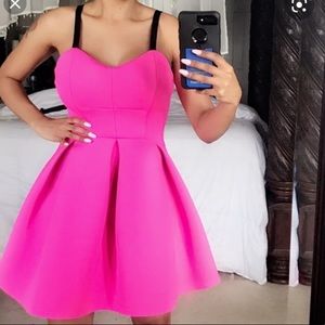 Pink skater foam dress M